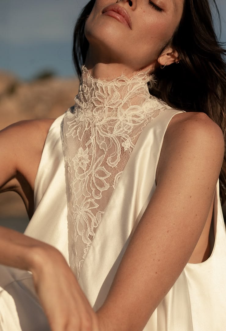 OUMA Thierry Gown