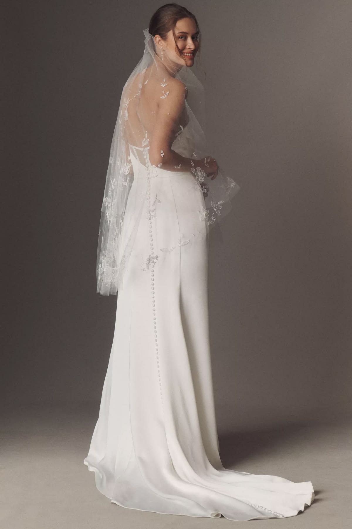 Enaura Petal Trim Fingertip Veil