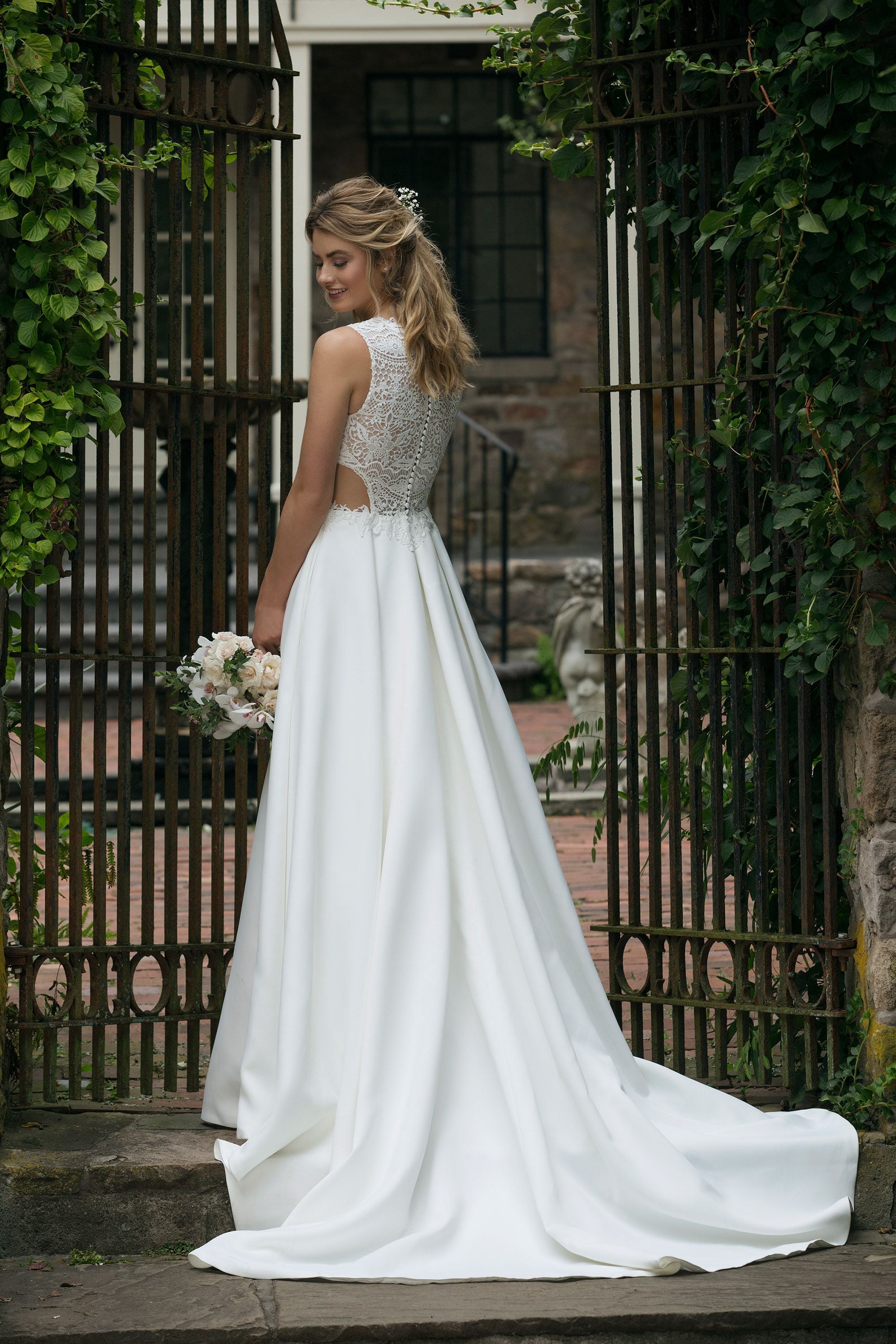 Allure, 1108 Wedding Dress