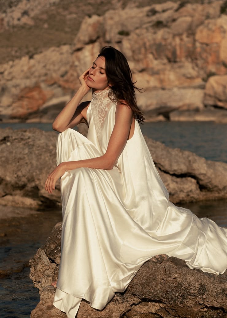 OUMA Thierry Gown