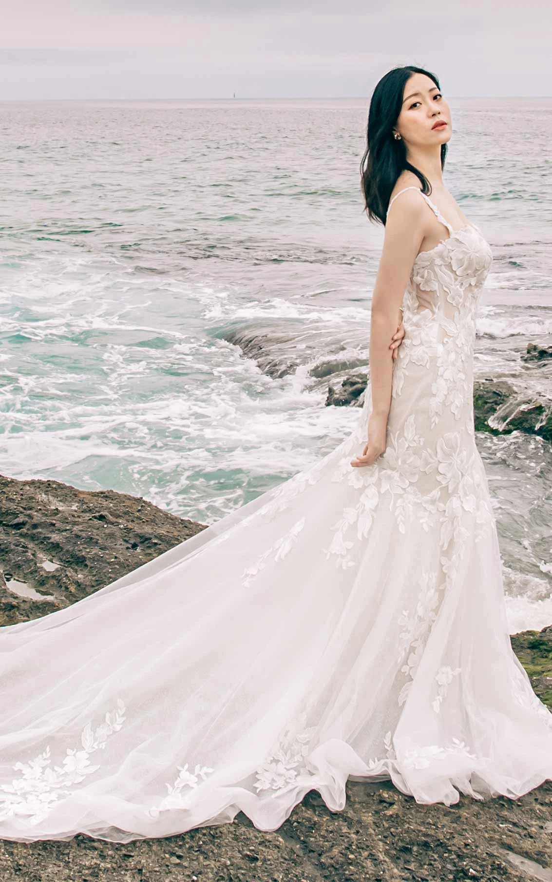 Essense of Australia D3393 Gown
