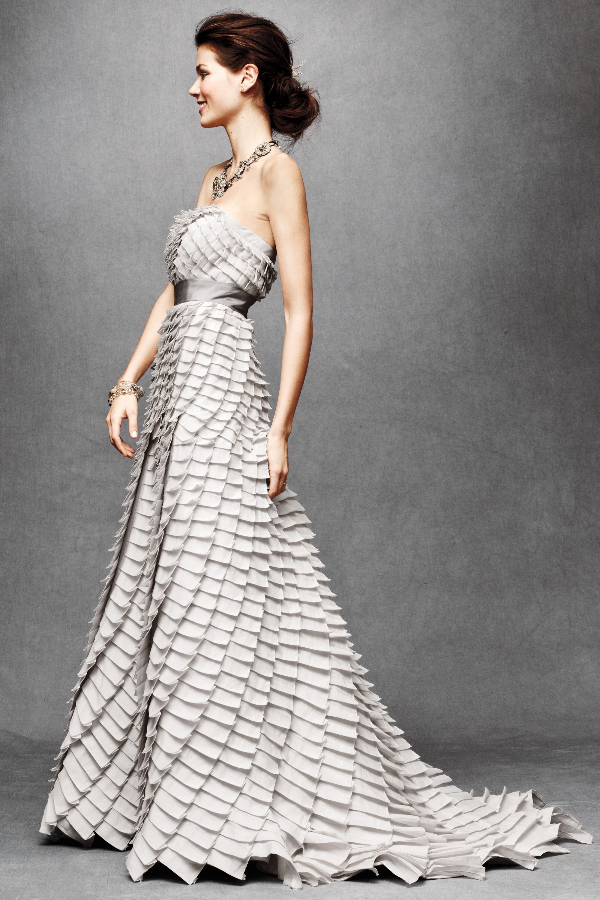 Pin by Rebeca Benito on Vestido de cuento de hadas | Fantasy gowns, Fantasy  dress, Glamourous wedding dress