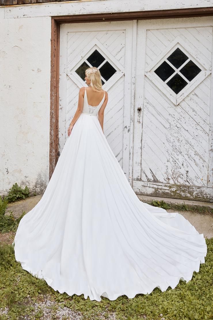 La Perle by Calla Blanche - LP2206 Ambrose Gown