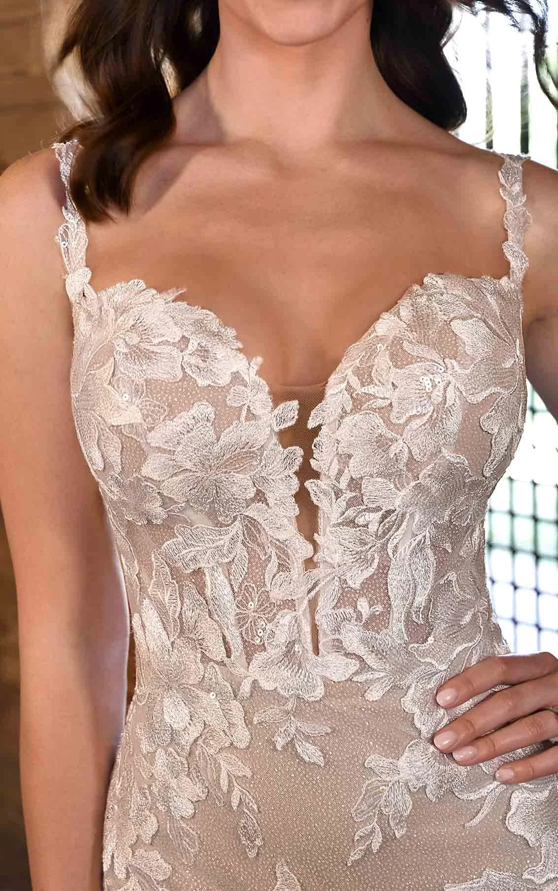 Essense of Australia D3393 Gown