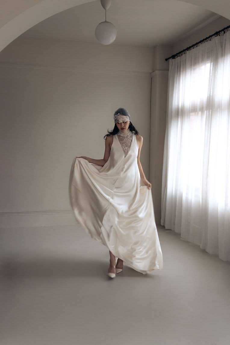 OUMA Thierry Gown