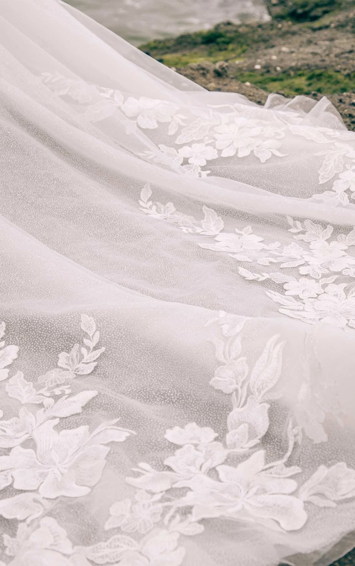 Essense of Australia D3393 Gown