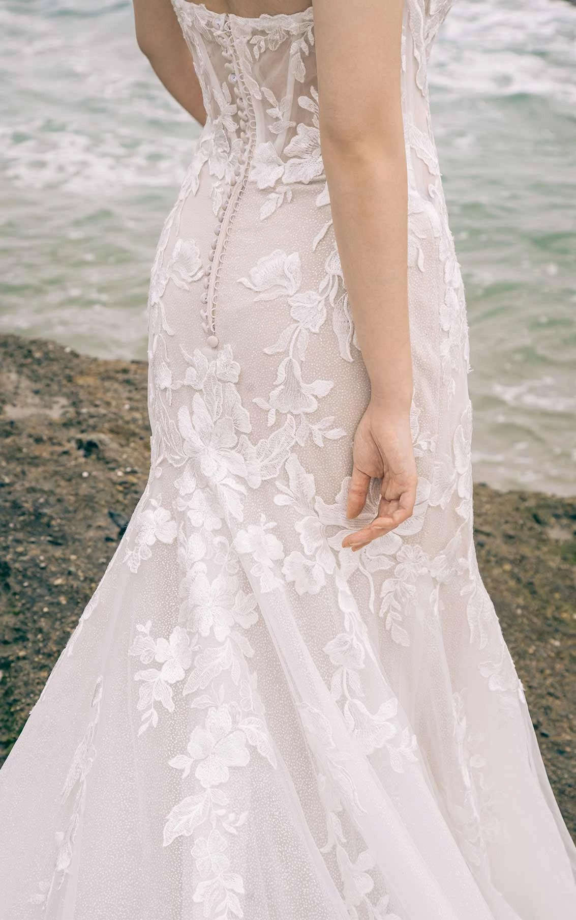 Essense of Australia D3393 Gown