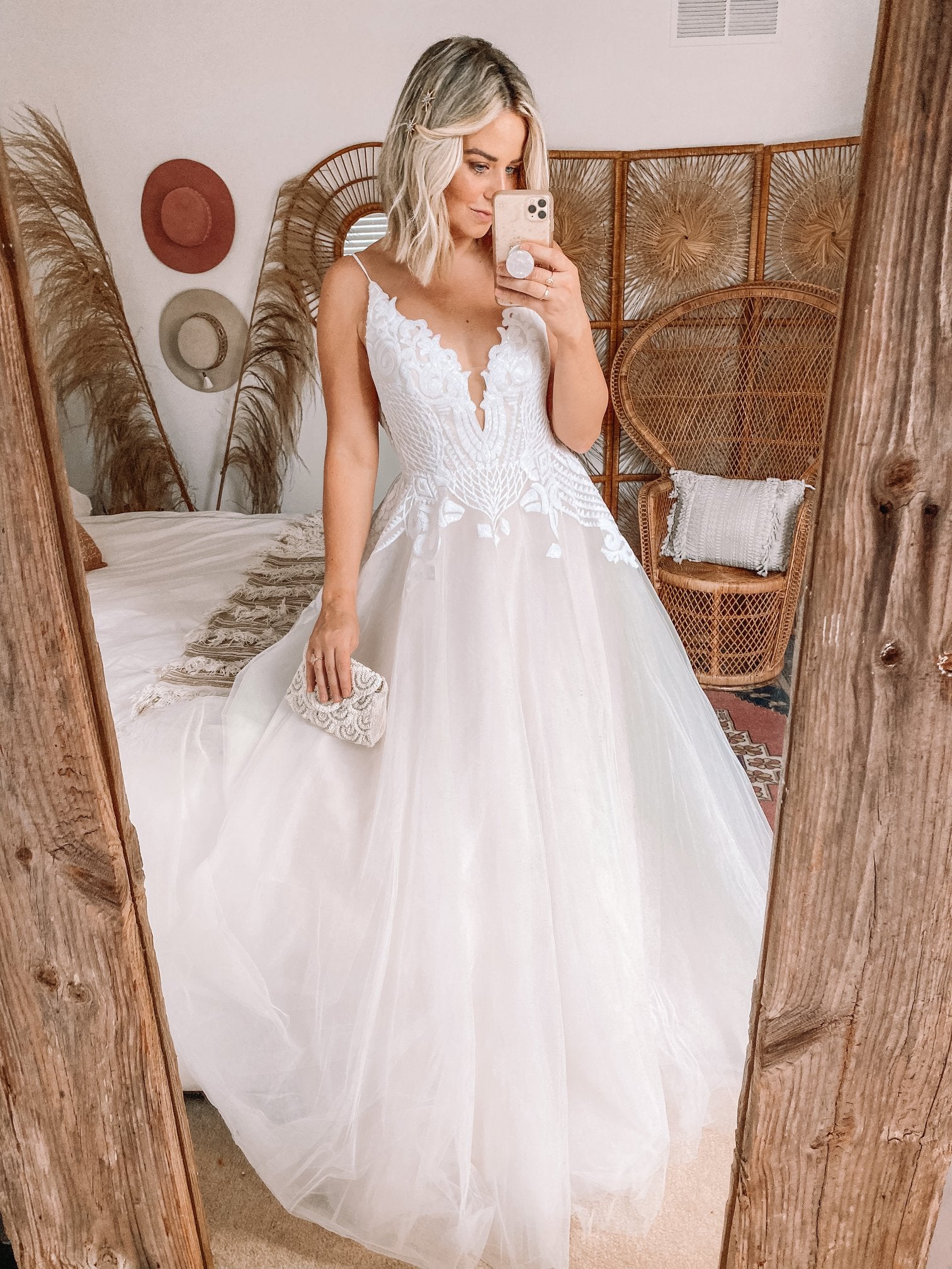 Hayley Paige Topanga Gown BHLDN Size US 2 Hayley Paige Topanga Gown BHLDN Size US 2