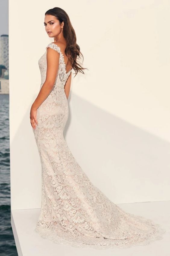 Paloma Blanca - 4840 Sample Gown